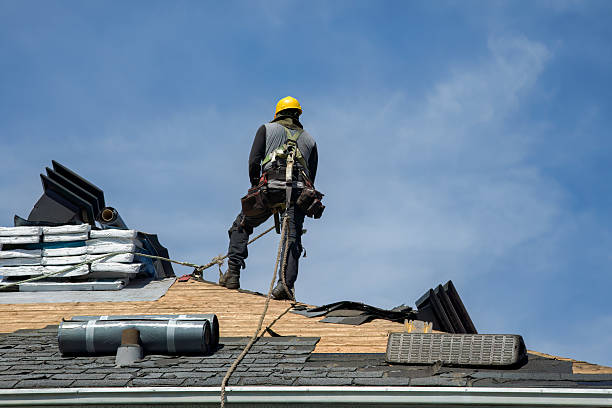 Professional Gutter Installation technician working in Radcliffe, IA